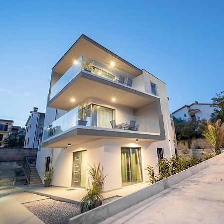 Villa Apartments Lela Rabac Bagian luar foto