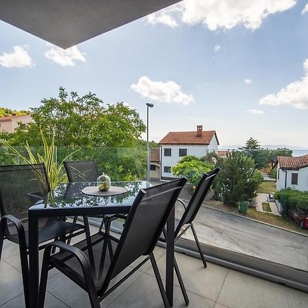 Villa Apartments Lela Rabac Bagian luar foto
