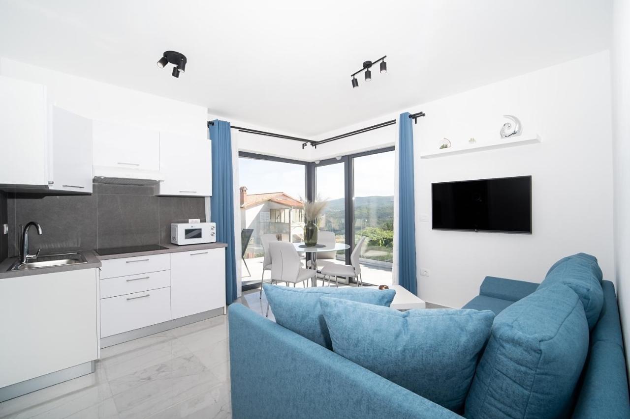 Villa Apartments Lela Rabac Bagian luar foto