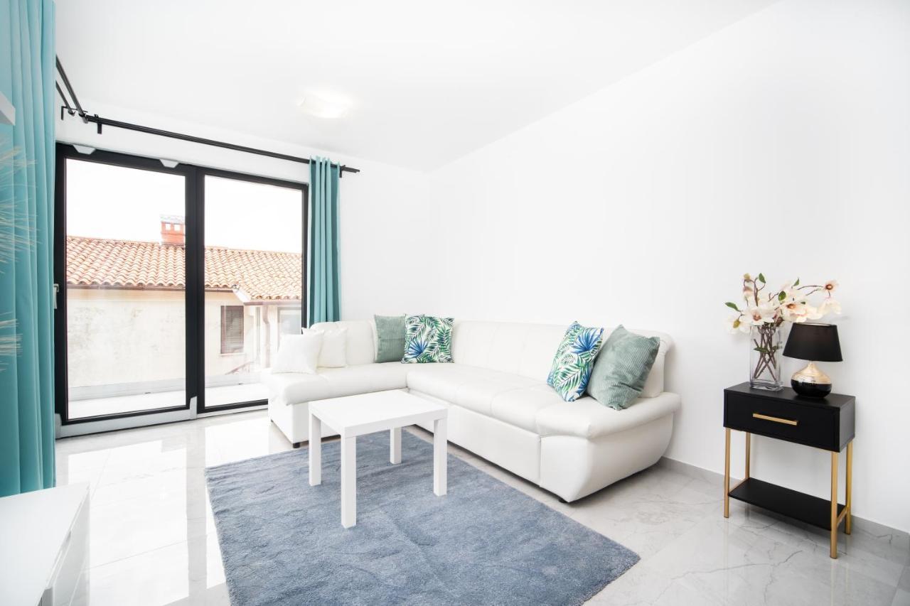 Villa Apartments Lela Rabac Bagian luar foto