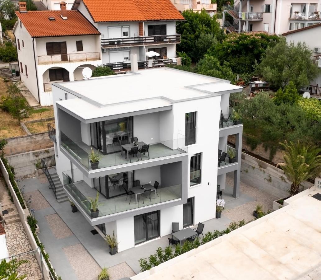 Villa Apartments Lela Rabac Bagian luar foto