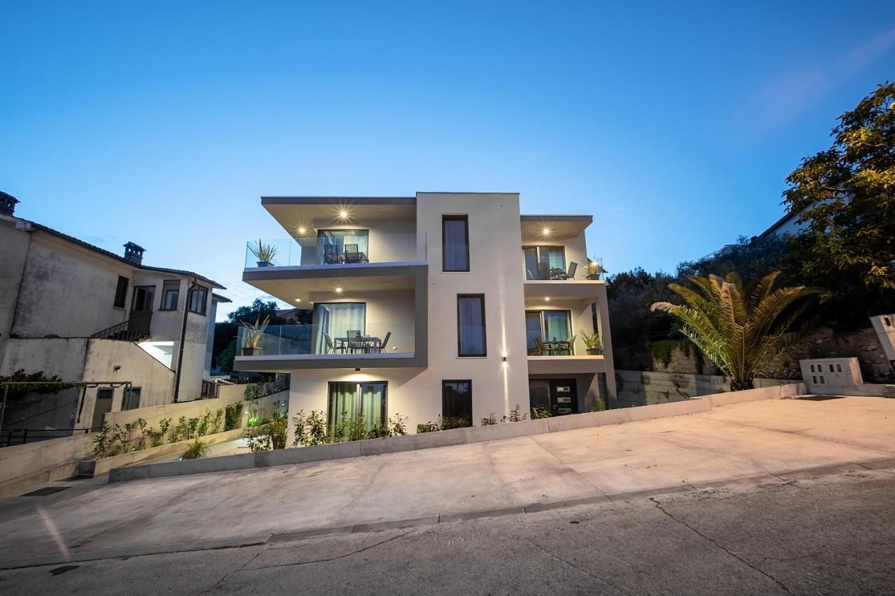 Villa Apartments Lela Rabac Bagian luar foto