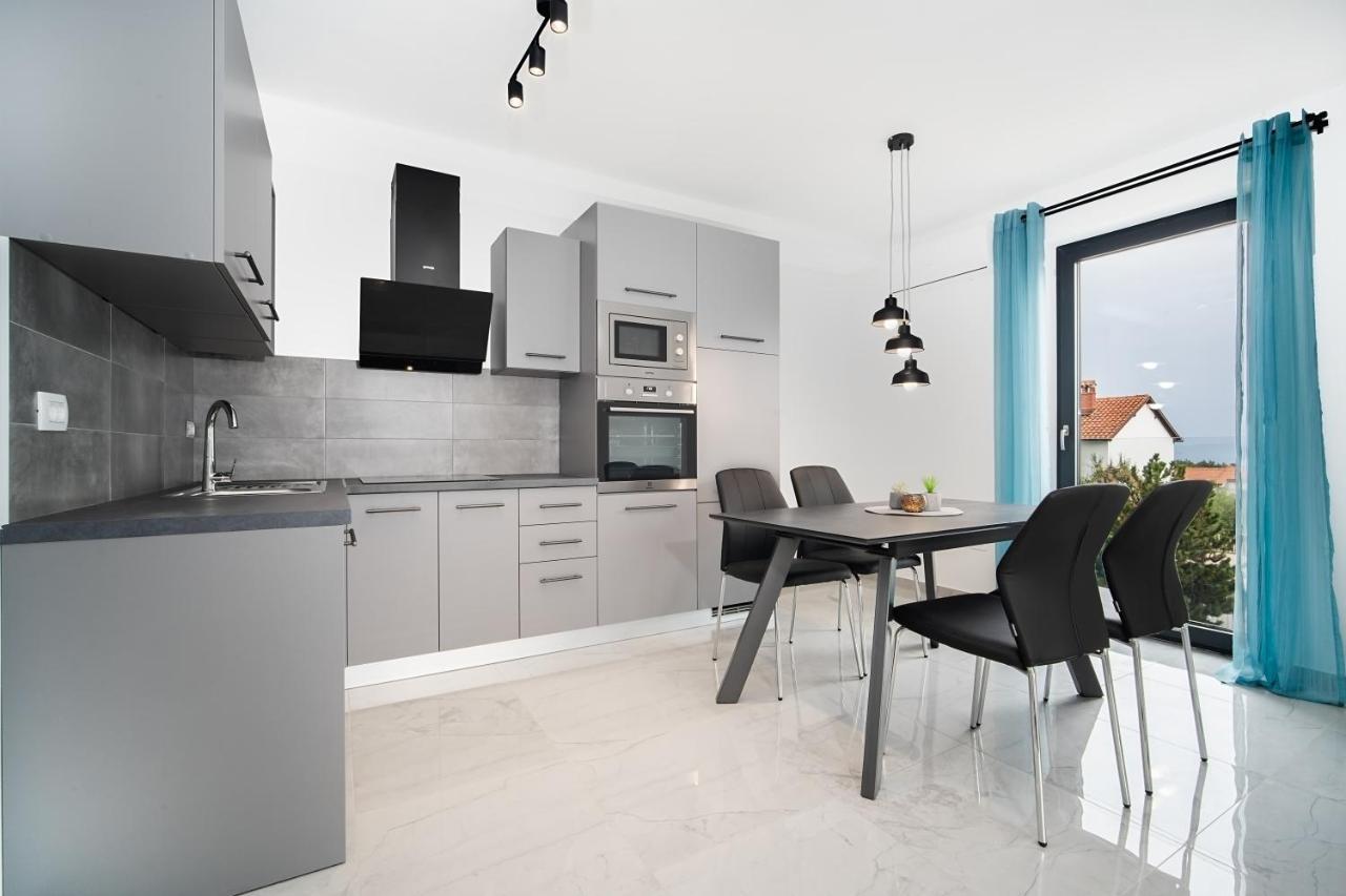 Villa Apartments Lela Rabac Bagian luar foto