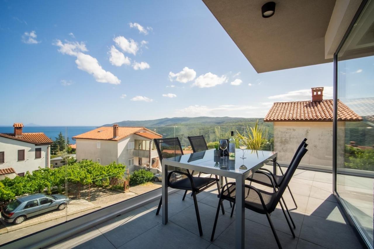 Villa Apartments Lela Rabac Bagian luar foto