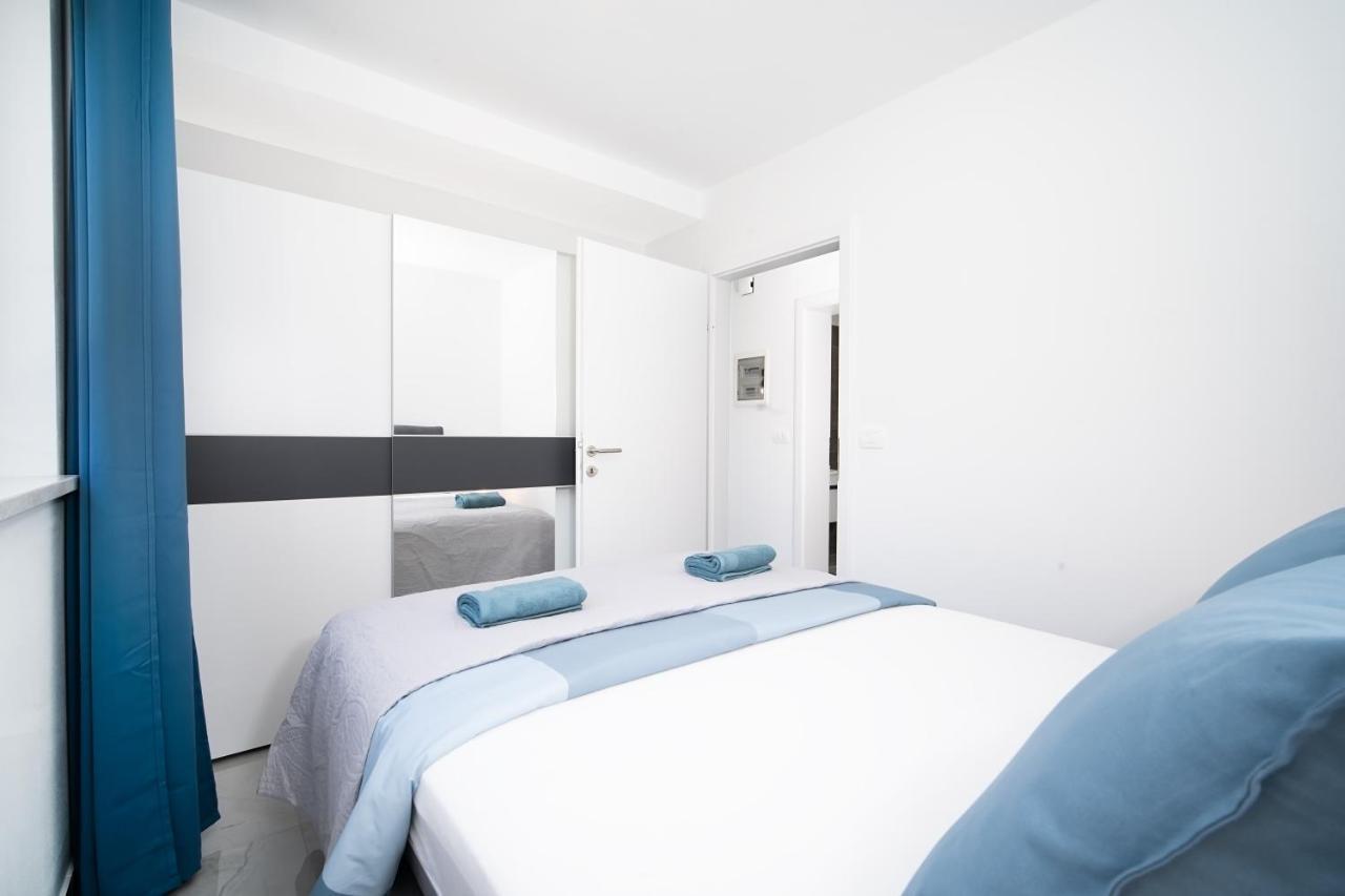 Villa Apartments Lela Rabac Bagian luar foto