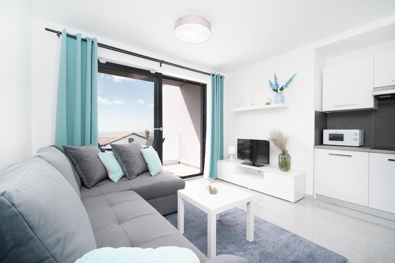 Villa Apartments Lela Rabac Bagian luar foto