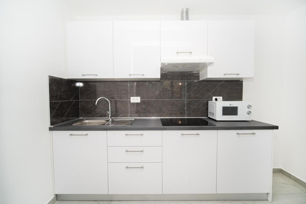 Villa Apartments Lela Rabac Bagian luar foto