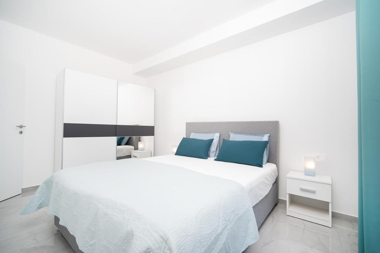 Villa Apartments Lela Rabac Bagian luar foto