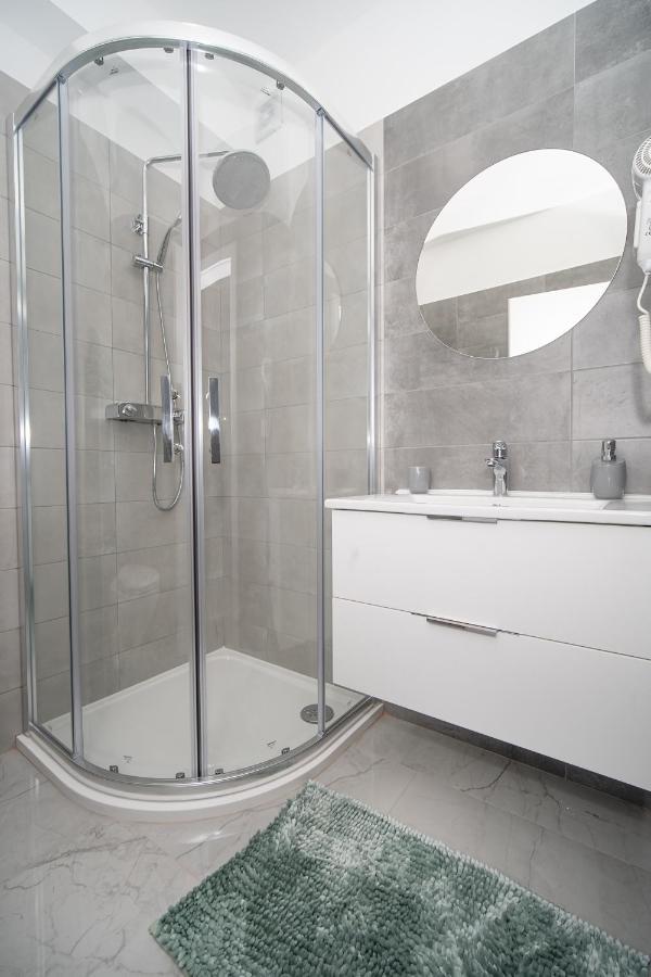 Villa Apartments Lela Rabac Bagian luar foto