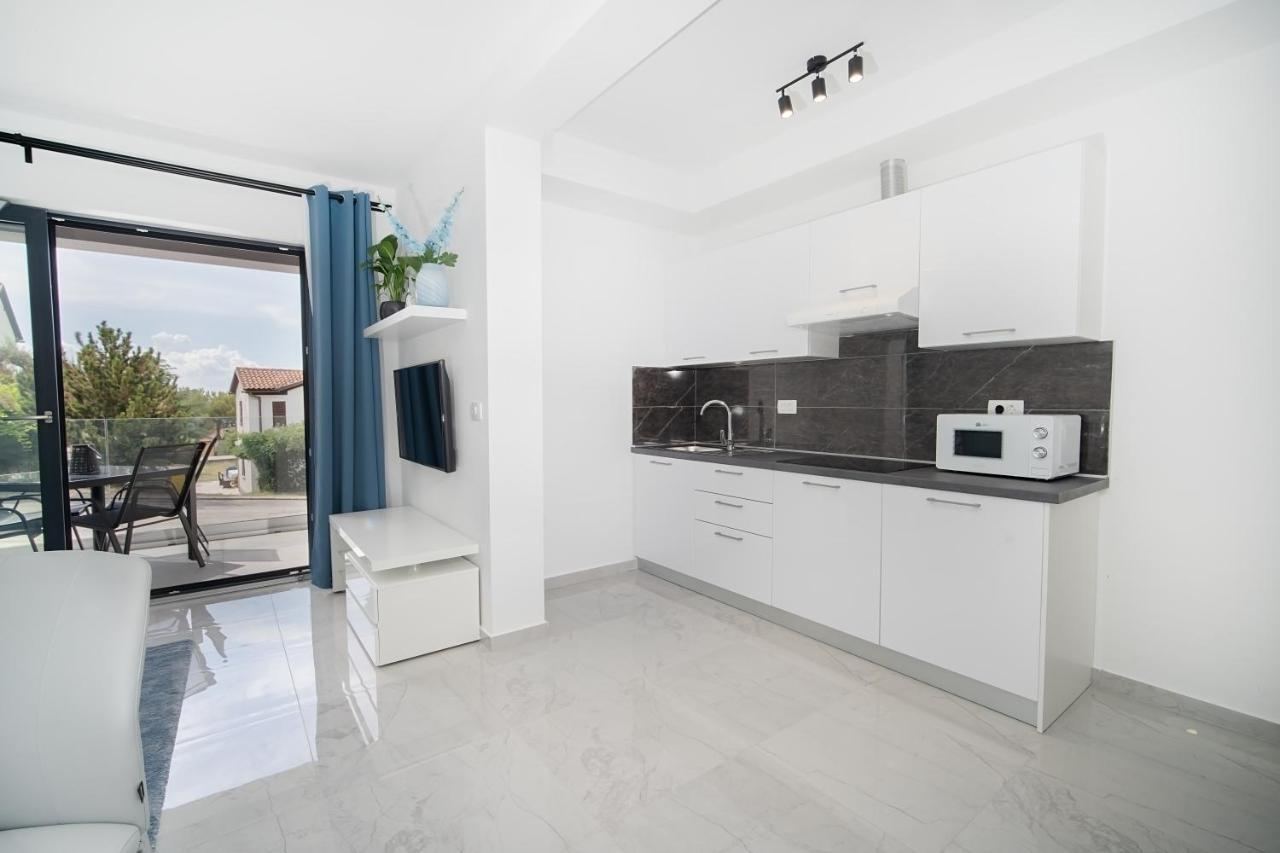 Villa Apartments Lela Rabac Bagian luar foto