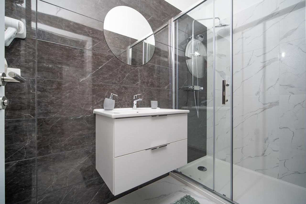 Villa Apartments Lela Rabac Bagian luar foto