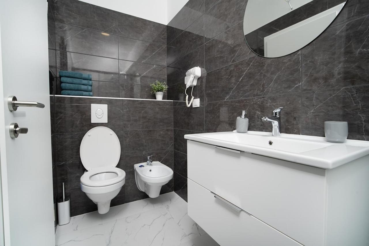 Villa Apartments Lela Rabac Bagian luar foto